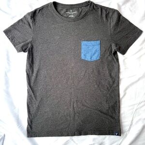 American Eagle Men’s Pocket T-Shirt Size Medium Gray Blue